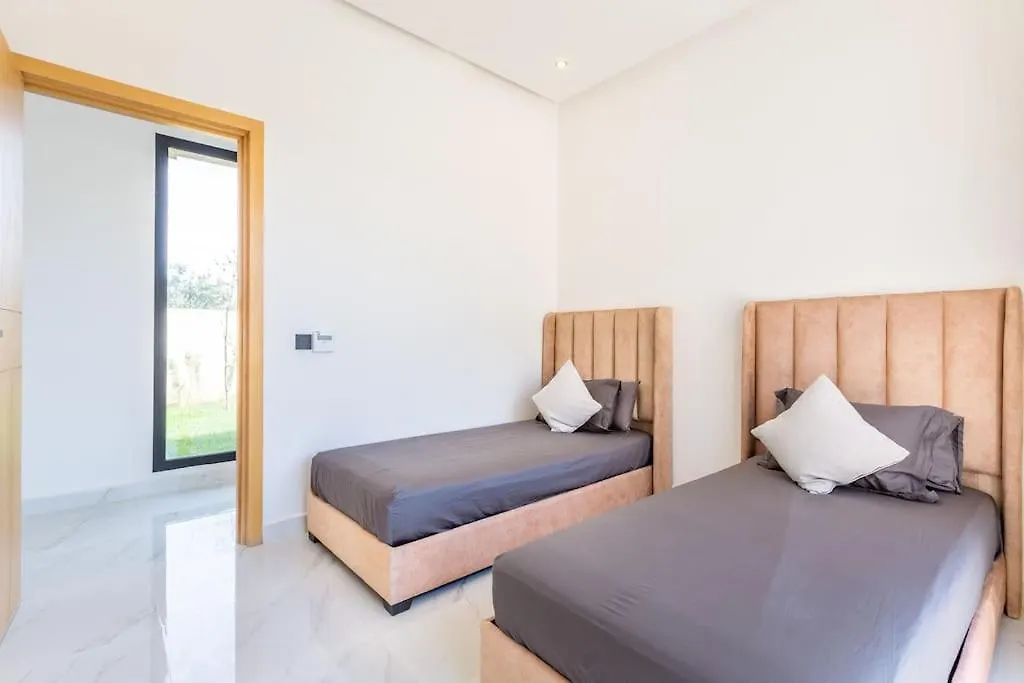 Villa Miami, Jacuzzi, Piscine Chauffee ,Table Ping Pong Marrakesz Maroko